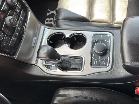 Used 2022 Jeep Grand Cherokee Limited image 22