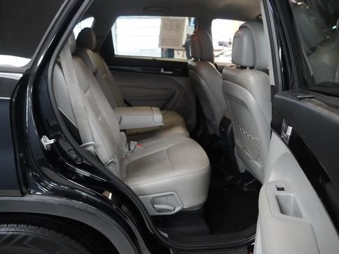 Used 2014 Kia Sorento LX w/ Touring Package (LX) image 25