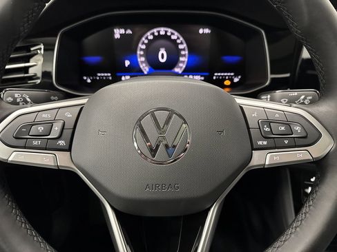 Used 2025 Volkswagen Jetta SE w/ Sunroof Package image 16