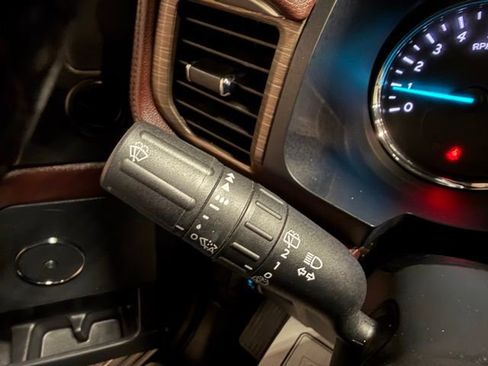 Used 2024 Ford Expedition Limited image 37