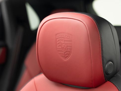 New 2026 Porsche Cayenne S image 18