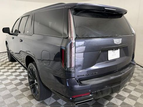Certified 2025 Cadillac Escalade ESV Sport Platinum AWD/4WD image 4