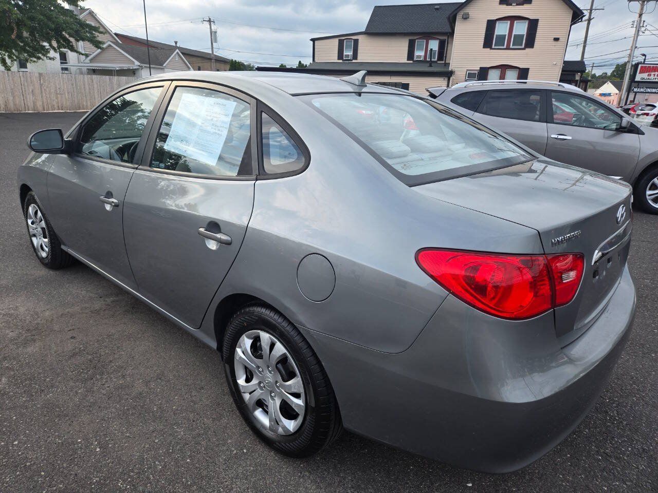 Used 2010 Hyundai Elantra GLS FWD image 8