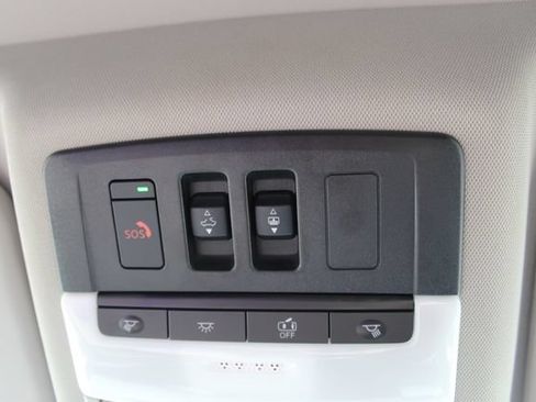 Used 2026 Nissan Rogue Platinum w/ Platinum Premium Package AWD/4WD image 25
