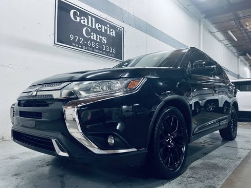Used 2019 Mitsubishi Outlander LE FWD image 2