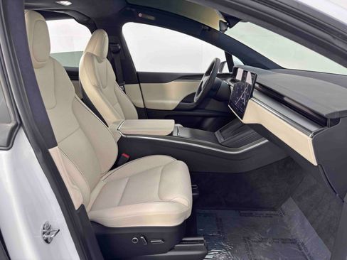 Used 2022 Tesla Model X Plaid image 15