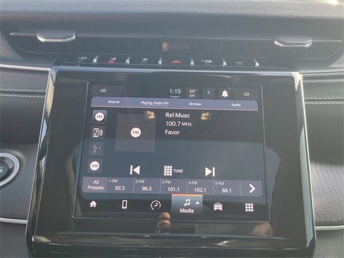 Used 2023 Jeep Grand Cherokee Laredo X image 21