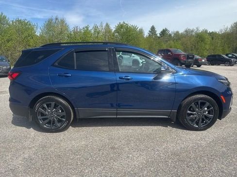 Used 2022 Chevrolet Equinox RS w/ Infotainment Package AWD/4WD image 8