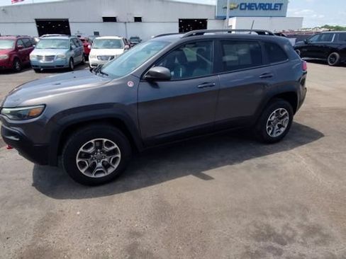 Used 2021 Jeep Cherokee Trailhawk AWD/4WD image 4