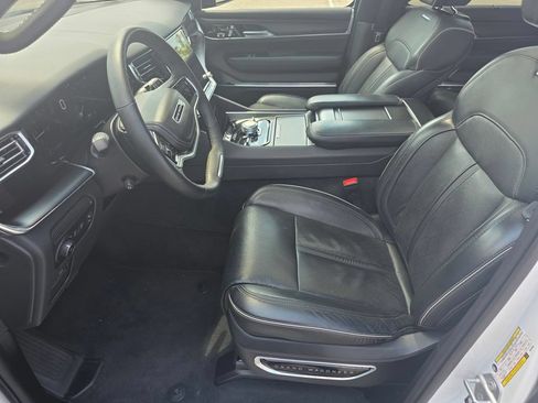 Used 2025 Jeep Grand Wagoneer Series II Obsidian w/ Quick Order Packagew 28T AWD/4WD image 12