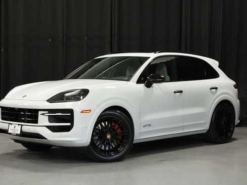Used 2025 Porsche Cayenne GTS AWD/4WD image 1