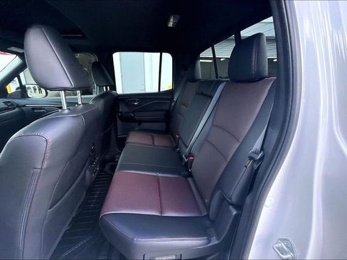 Used 2025 Honda Ridgeline Black Edition image 17