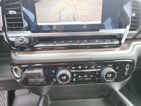 New 2025 Chevrolet Silverado 1500 RST w/ Z71 Off-Road Package AWD/4WD image 24