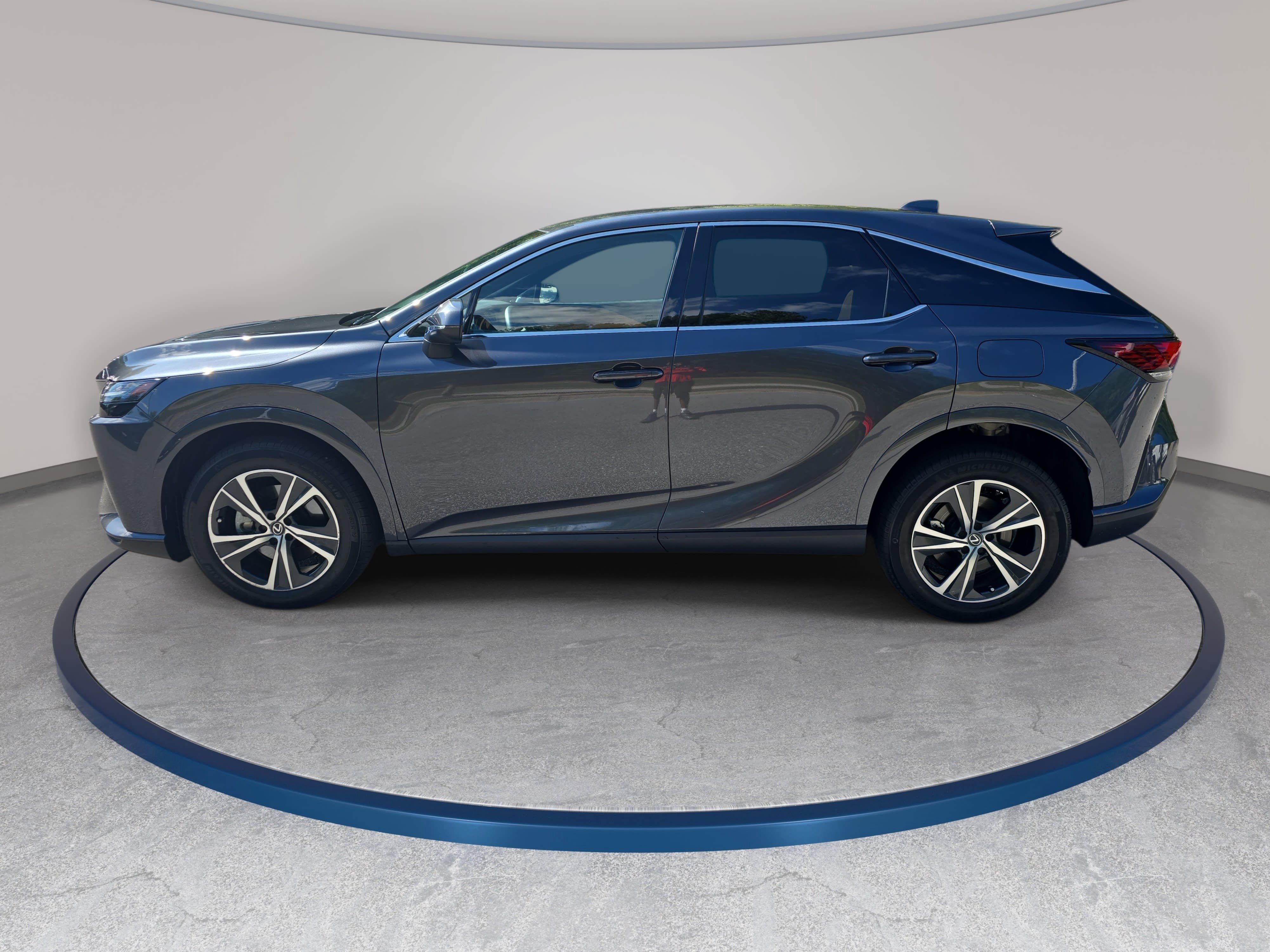 Used 2025 Lexus RX 350 FWD w/ Accessory Package image 8