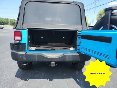 Used 2017 Jeep Wrangler Sport w/ Quick Order Package 24S AWD/4WD image 19