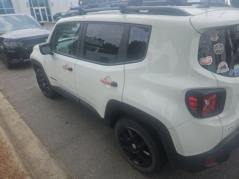 Used 2021 Jeep Renegade Sport w/ Sport Appearance Group AWD/4WD image 3