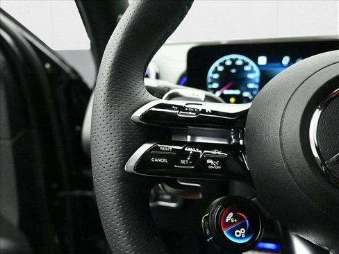 New 2025 Mercedes-Benz GLB 35 AMG 4MATIC image 15