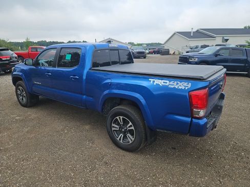 Used 2016 Toyota Tacoma SR5 AWD/4WD image 8
