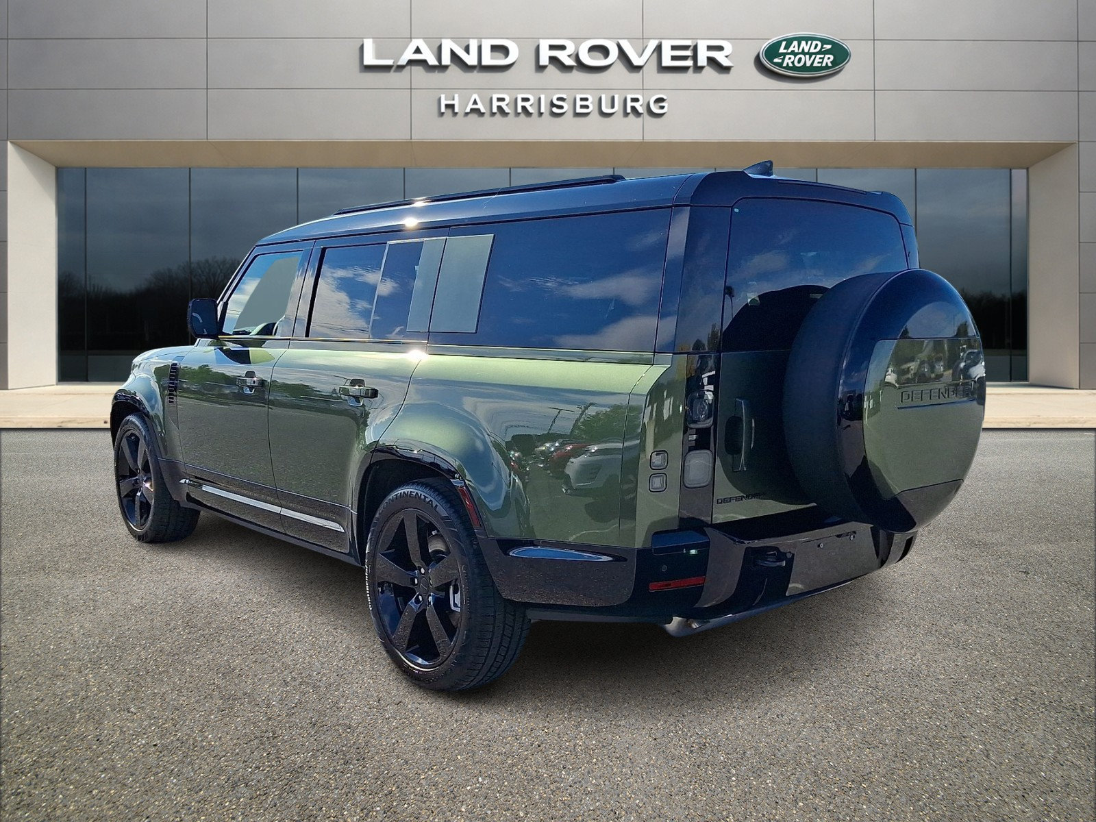 New 2026 Land Rover Defender 130 X-Dynamic SE AWD/4WD image 2