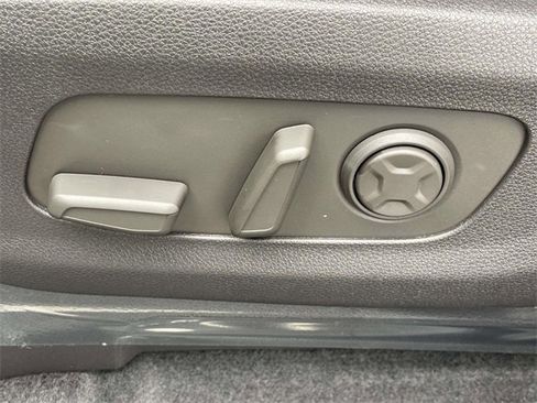 New 2026 Kia Carnival EX image 29