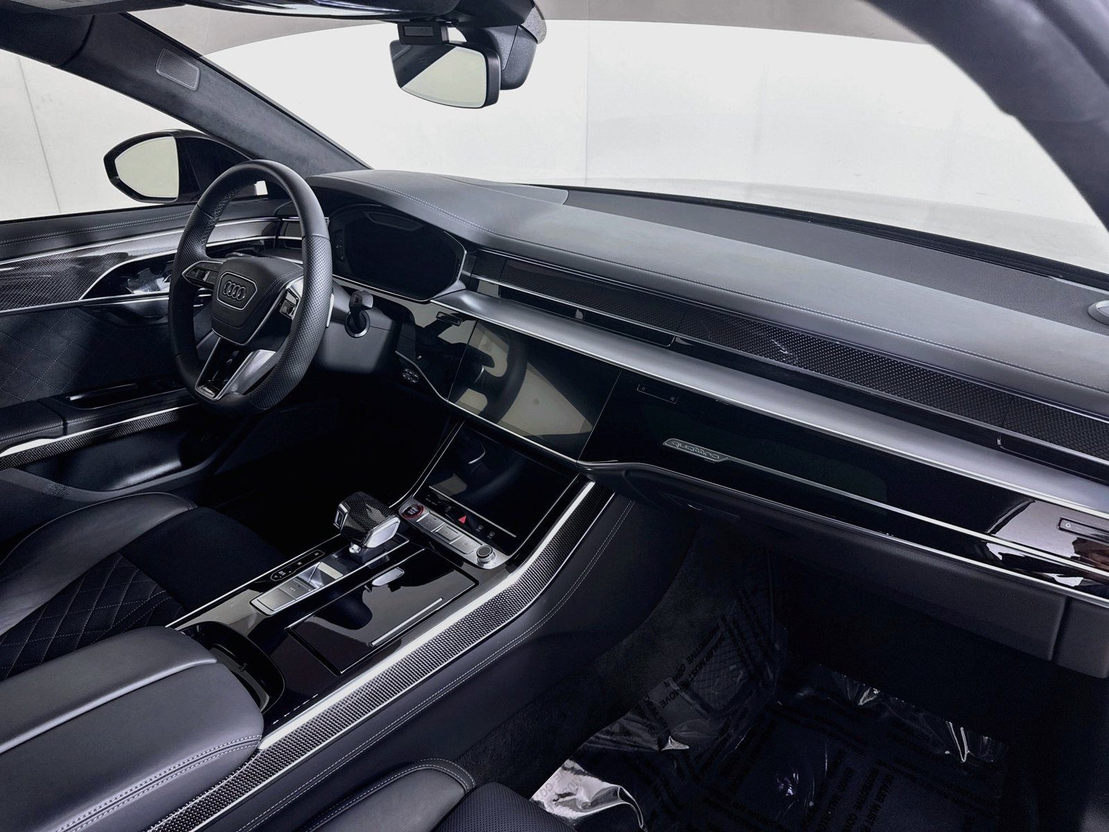 Certified 2025 Audi S8 w/ Executive Package AWD/4WD image 28