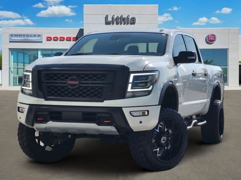 Used 2021 Nissan Titan PRO-4X w/ Pro-4x Convenience Package AWD/4WD image 1