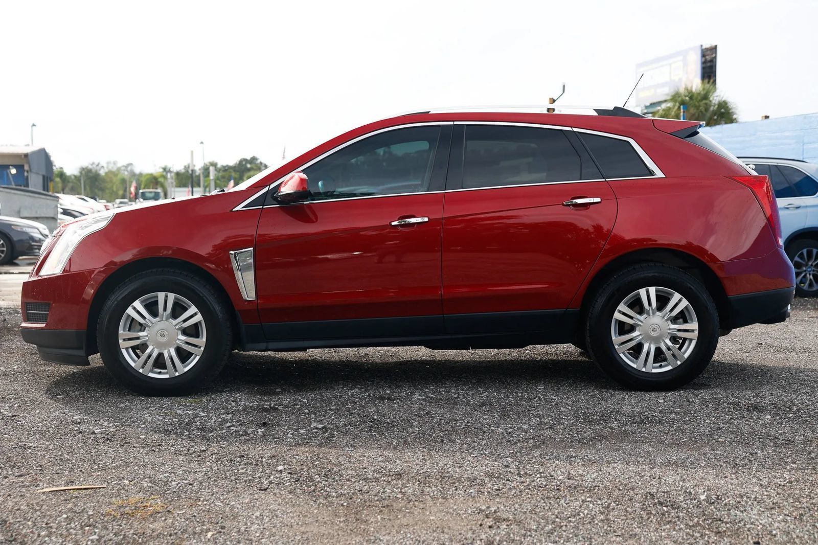 Used 2016 Cadillac SRX Luxury w/ Driver Awareness Package FWD image 3