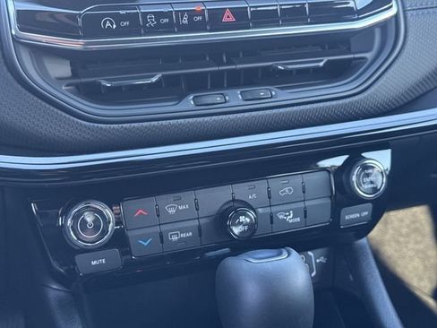New 2026 Jeep Compass Latitude AWD/4WD image 24