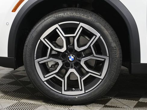 New 2026 BMW X2 xDrive28i w/ Convenience Package AWD/4WD image 12