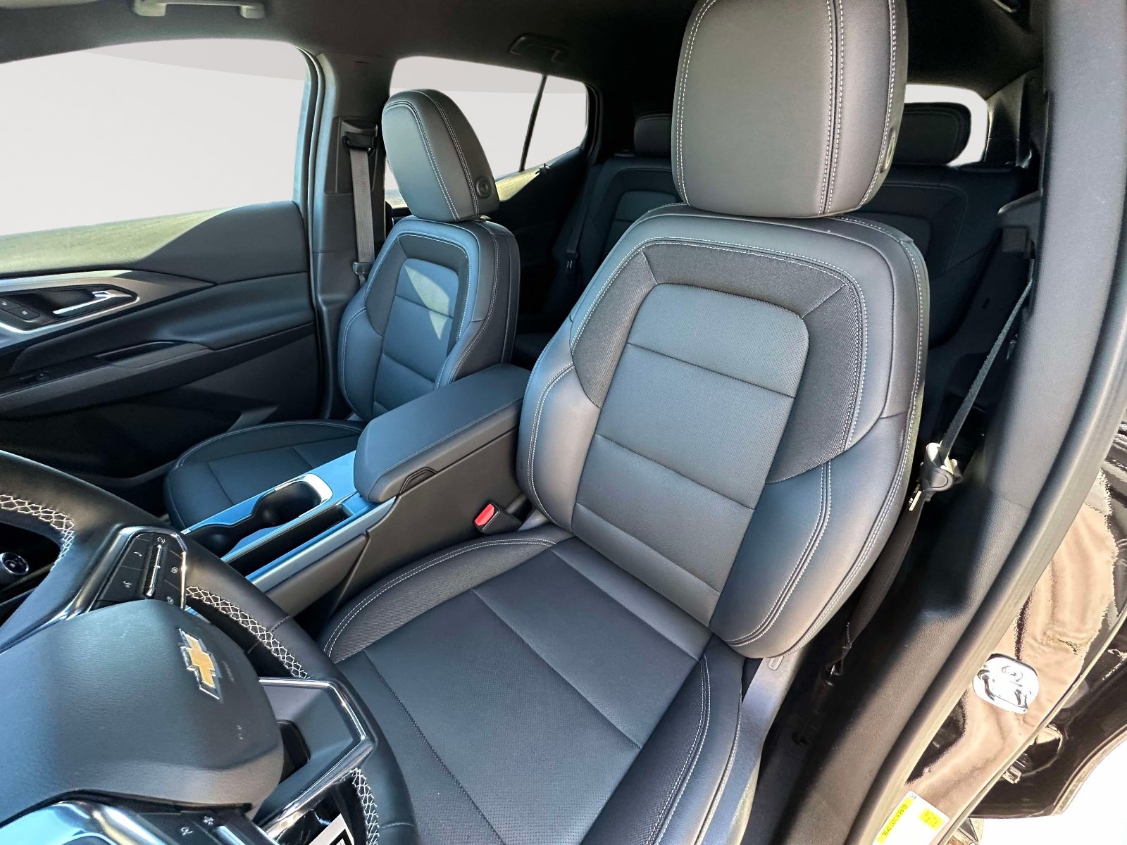 Used 2024 Chevrolet Equinox EV LT FWD image 22
