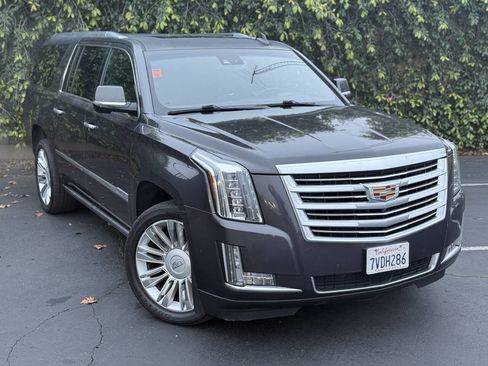Used 2016 Cadillac Escalade ESV Platinum image 3