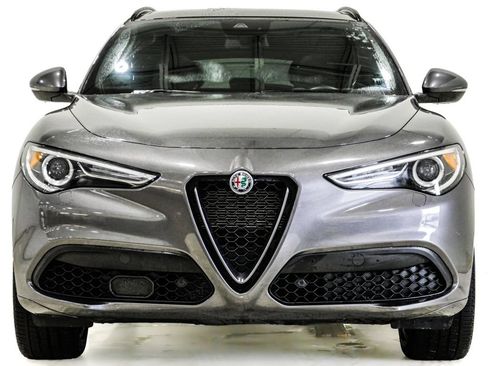 Used 2023 Alfa Romeo Stelvio Ti AWD/4WD image 2