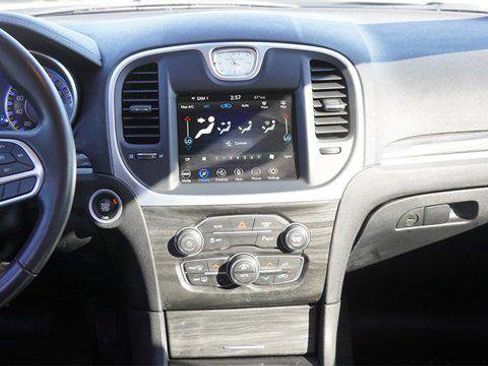 Certified 2022 Chrysler 300 Touring L image 14