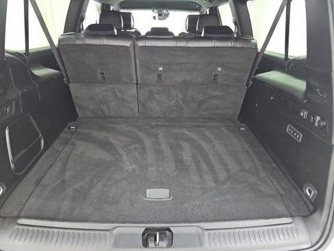 Used 2024 Jeep Wagoneer L Series II w/ Flexible Seating Group AWD/4WD image 5