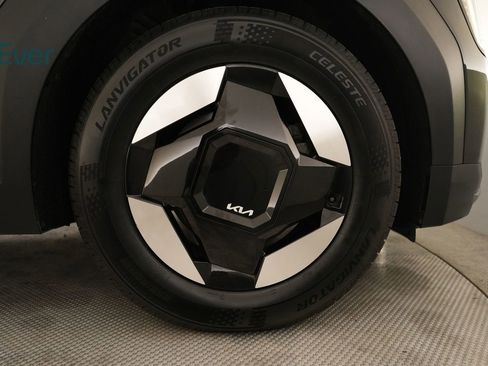 Used 2024 Kia EV9 Light Long Range RWD image 20
