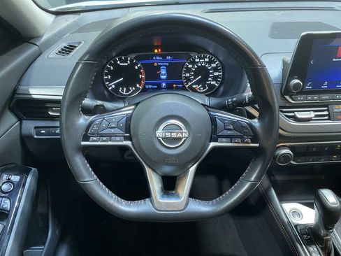 Used 2024 Nissan Altima 2.5 SR FWD image 15