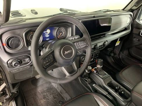 Used 2026 Jeep Wrangler Rubicon AWD/4WD image 23