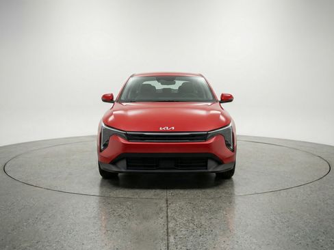 Used 2025 Kia K4 LXS image 2