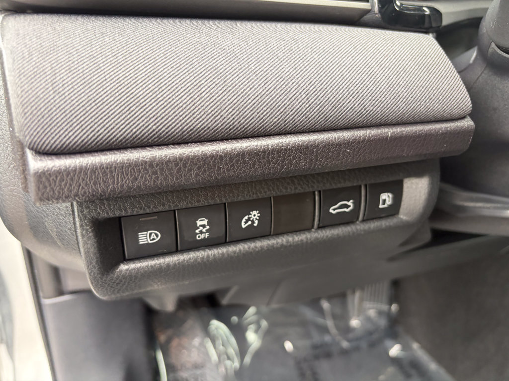 Used 2025 Toyota Camry LE FWD image 11