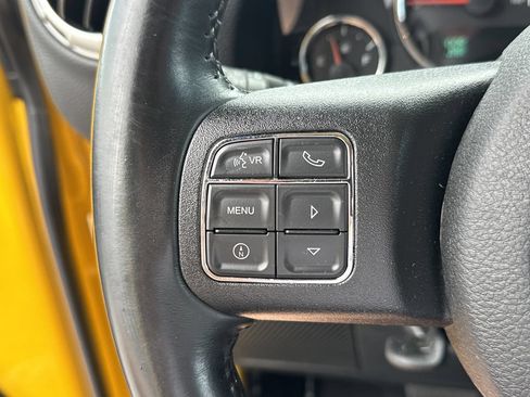Used 2015 Jeep Wrangler Unlimited Rubicon w/ Connectivity Group AWD/4WD image 24