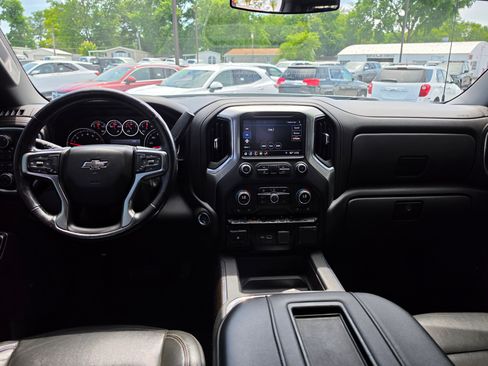 Used 2019 Chevrolet Silverado 1500 LT Trail Boss AWD/4WD image 9