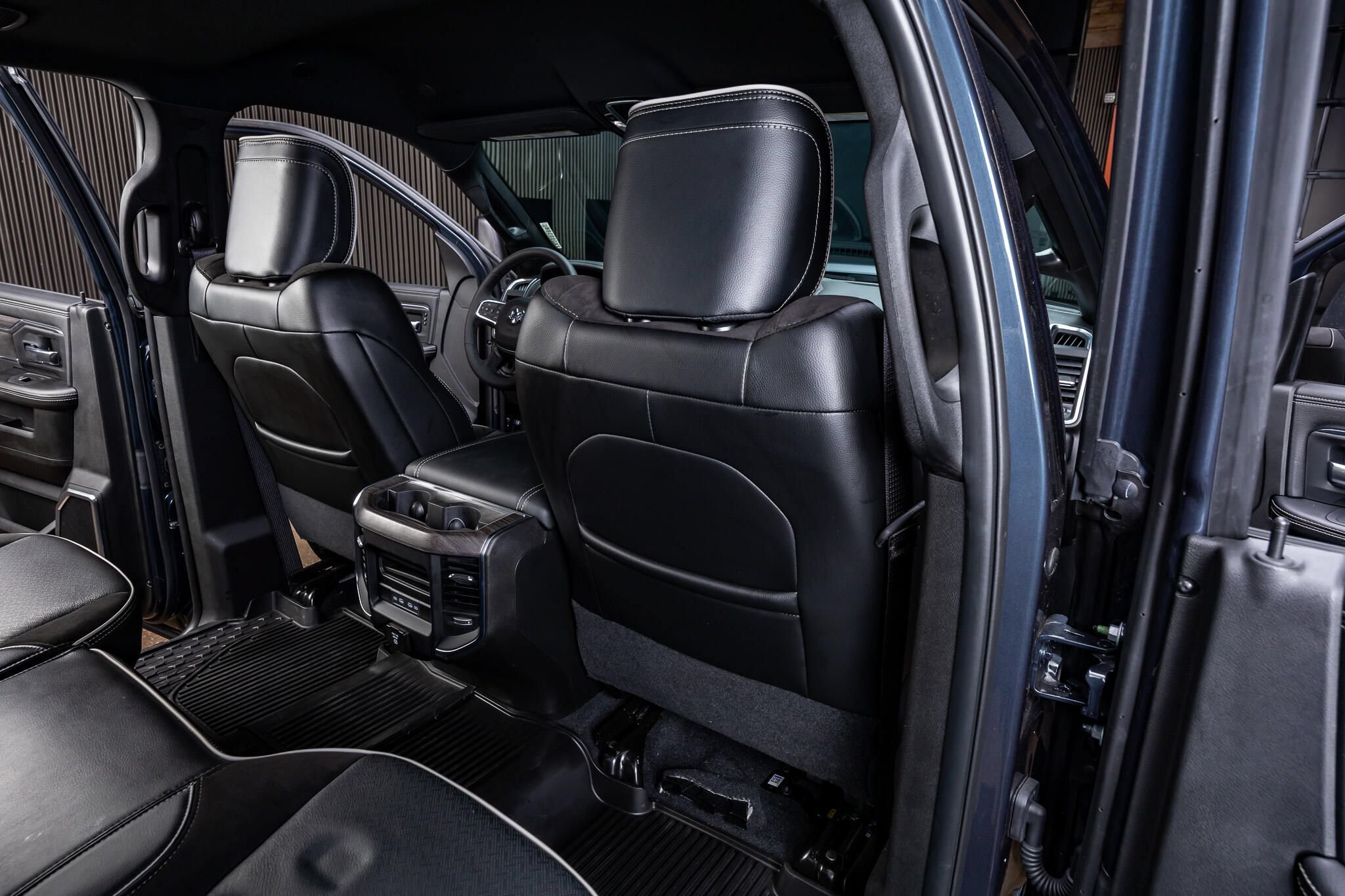 Used 2026 RAM 3500 Laramie w/ Night Edition AWD/4WD image 40