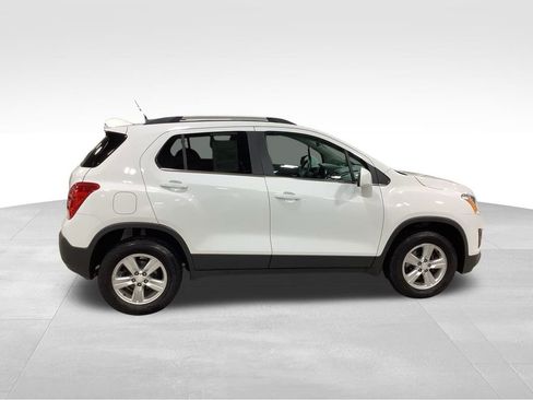 Used 2016 Chevrolet Trax LT w/ LT Convenience Package image 6