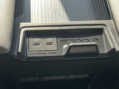 Used 2025 Toyota Sienna XLE w/ XLE Plus Package image 24