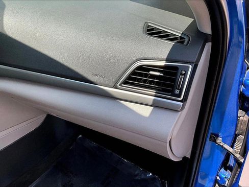 Used 2017 Hyundai Elantra SE image 23