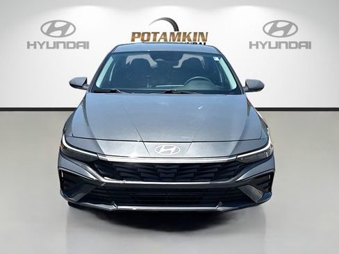 Certified 2024 Hyundai Elantra SEL FWD image 2