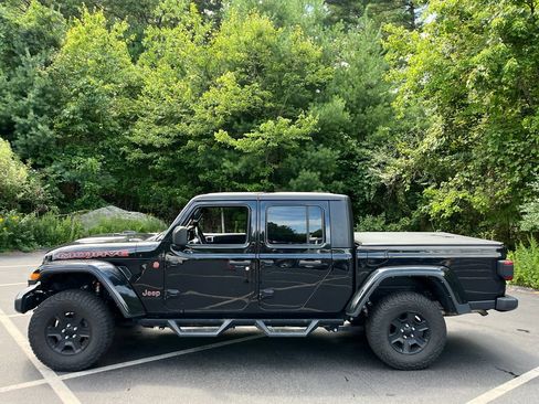 Used 2022 Jeep Gladiator Mojave w/ LED Lighting Group AWD/4WD image 2