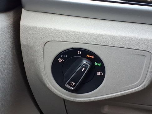 Used 2022 Volkswagen Atlas SE w/ Panoramic Sunroof Package image 26