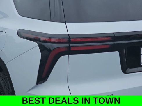 New 2026 Chevrolet Traverse LT w/ Midnight/Sport Edition FWD image 43