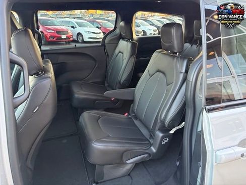 New 2026 Chrysler Pacifica Select w/ S Appearance Package image 21